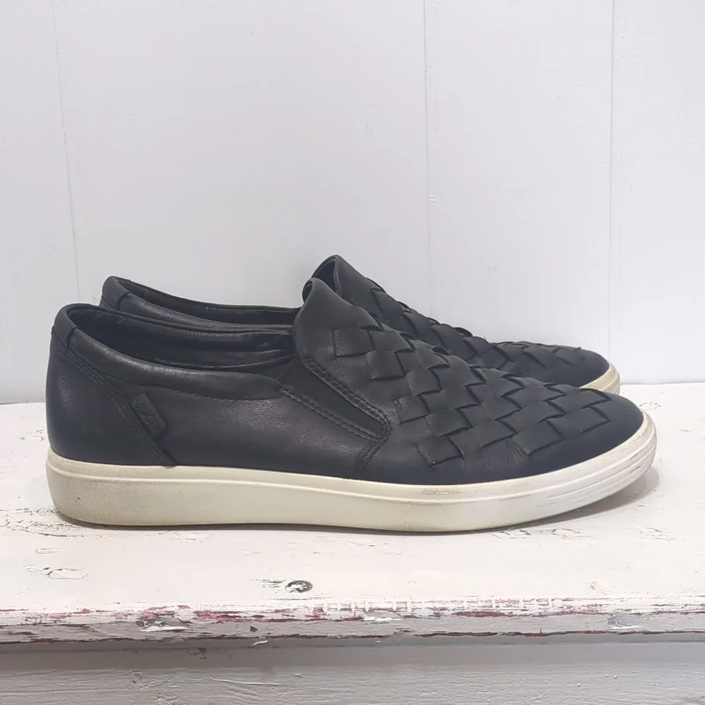 Ecco Soft 7 Woven Leather Slip On Shoes Two‎ Pair Lot Black Pink Size 8 Or 39